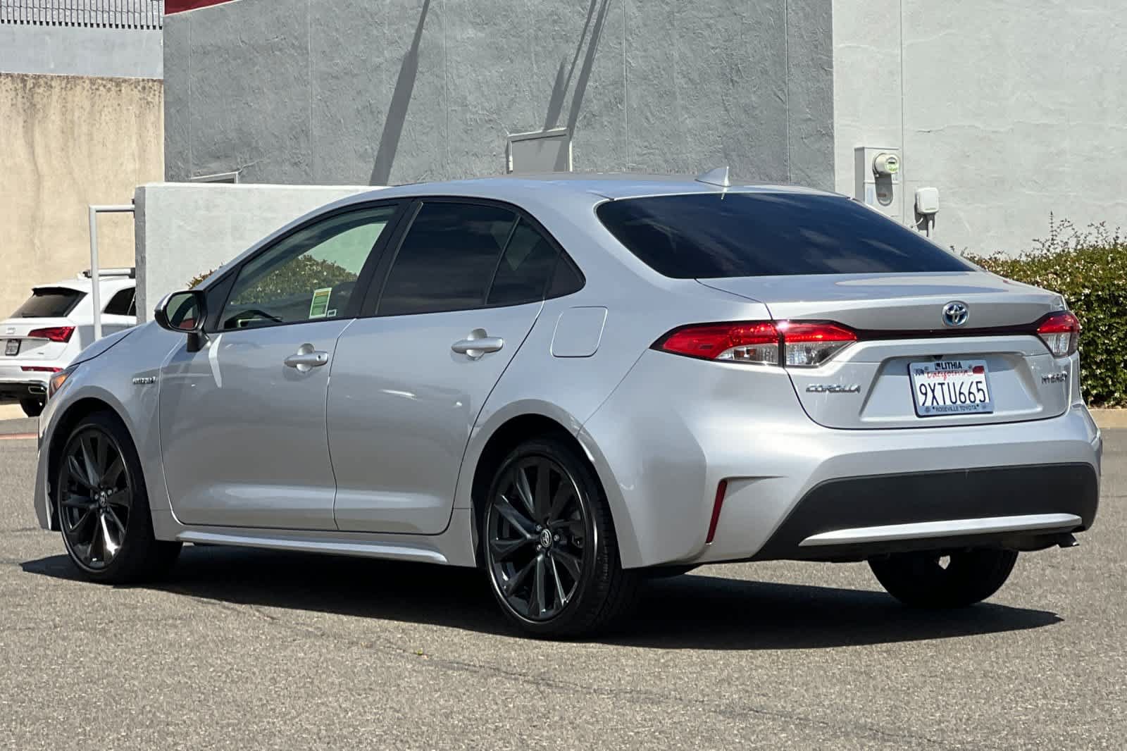Used 2021 Toyota Corolla LE FWD image 7