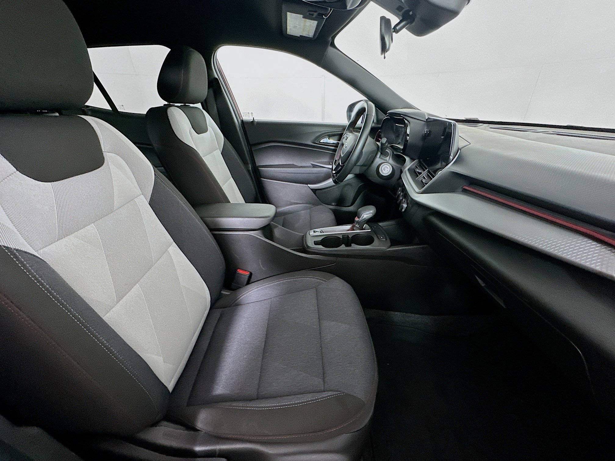 Used 2024 Chevrolet Trax RS w/ Driver Confidence Package image 29