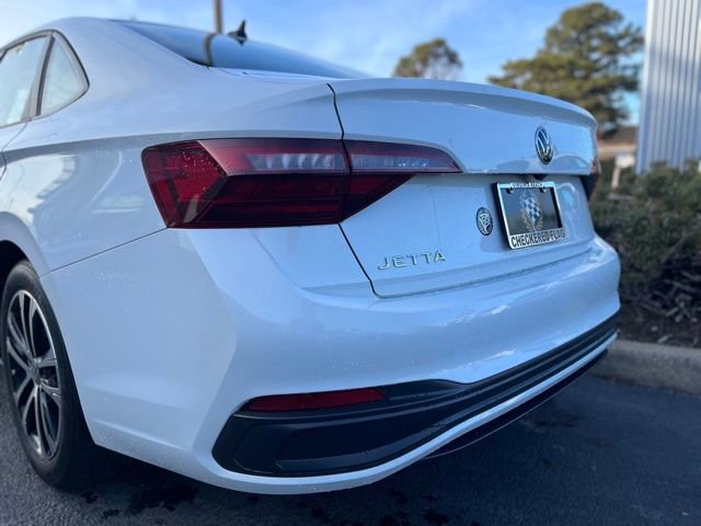 Used 2023 Volkswagen Jetta Sport image 7