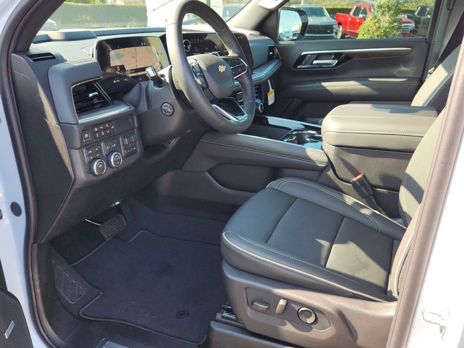 New 2026 Chevrolet Suburban Premier image 6