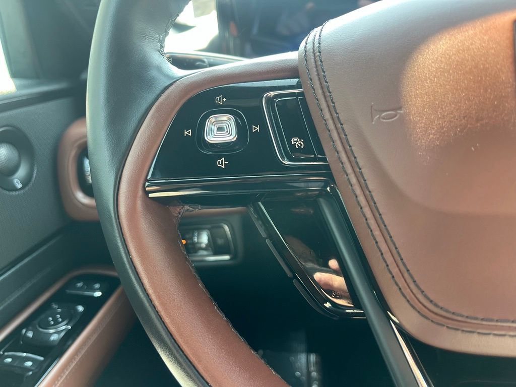 Used 2025 Lincoln Aviator Reserve w/ Jet Appearance Package AWD/4WD image 29