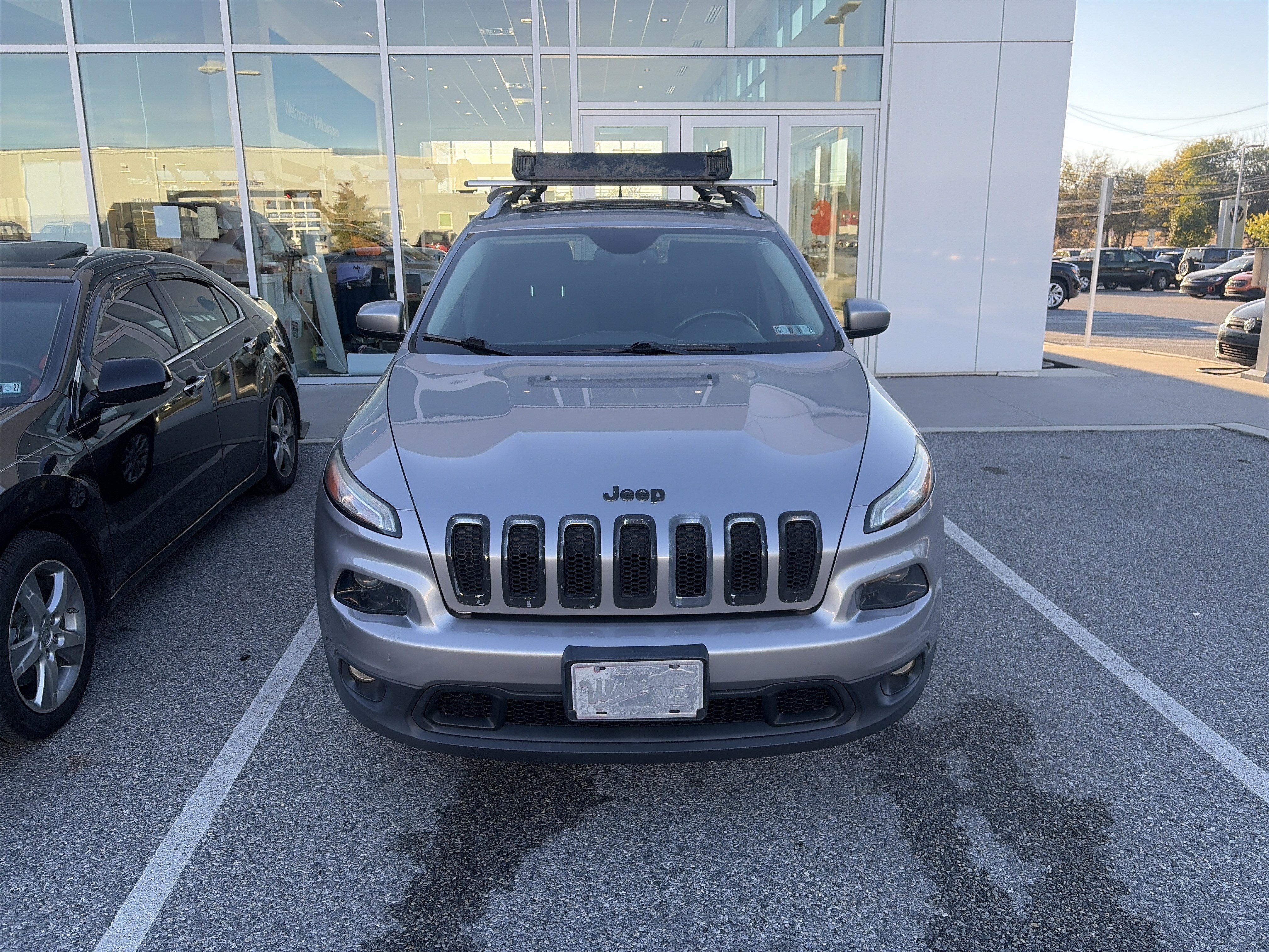 Used 2015 Jeep Cherokee Latitude w/ Comfort/Convenience Group AWD/4WD image 2