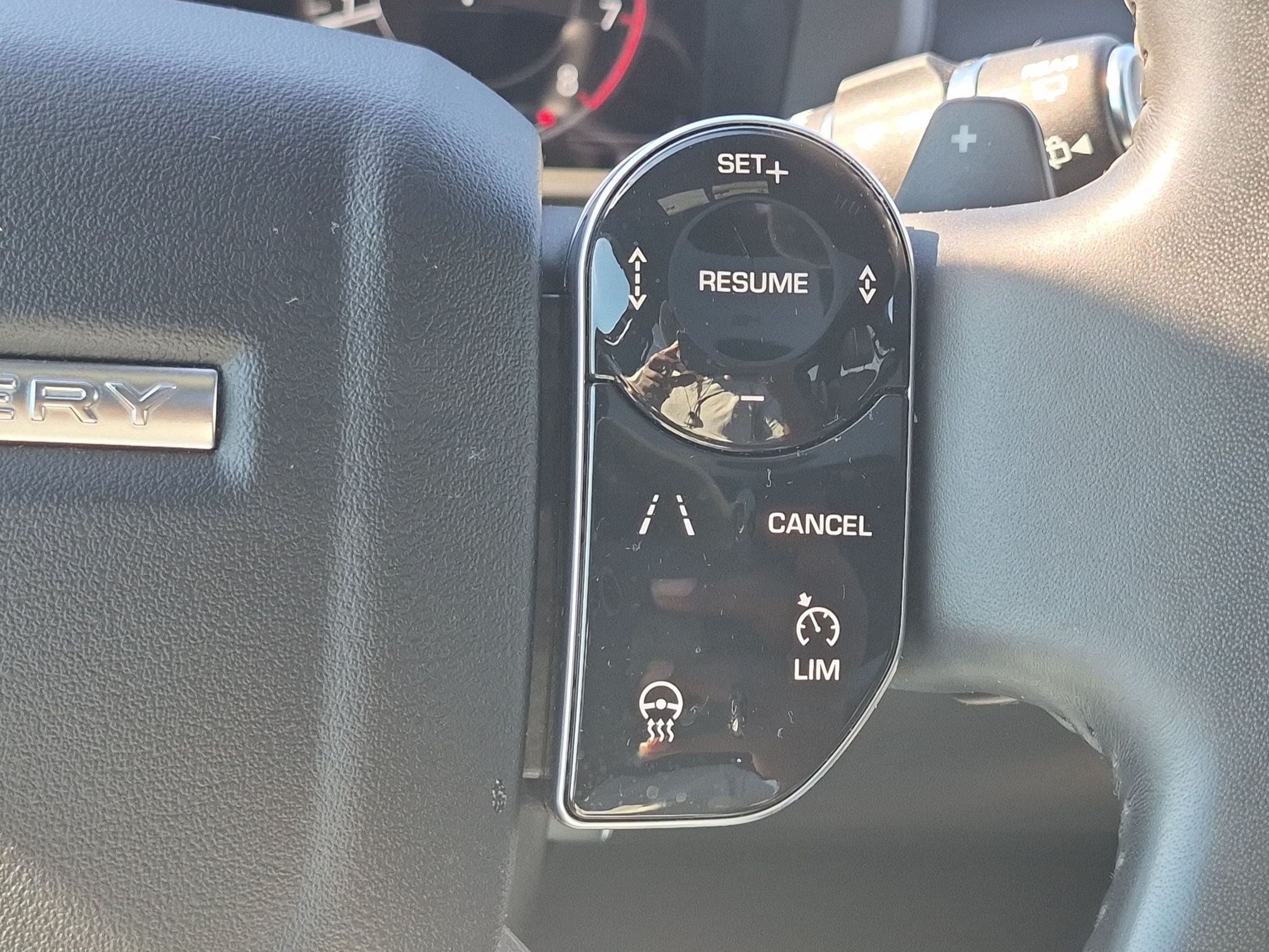 Used 2019 Land Rover Discovery HSE AWD/4WD image 20