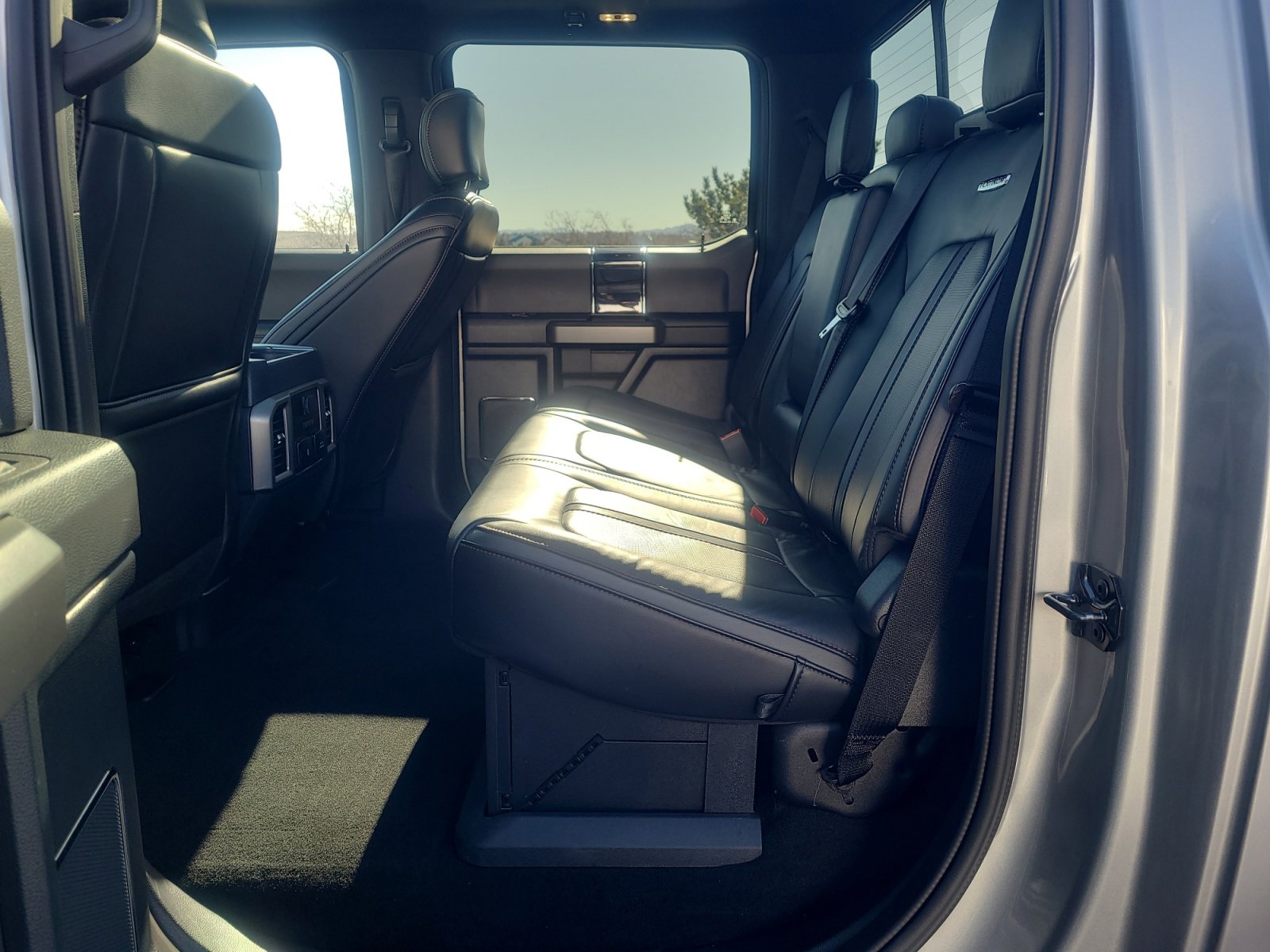 Used 2022 Ford F350 Platinum image 17