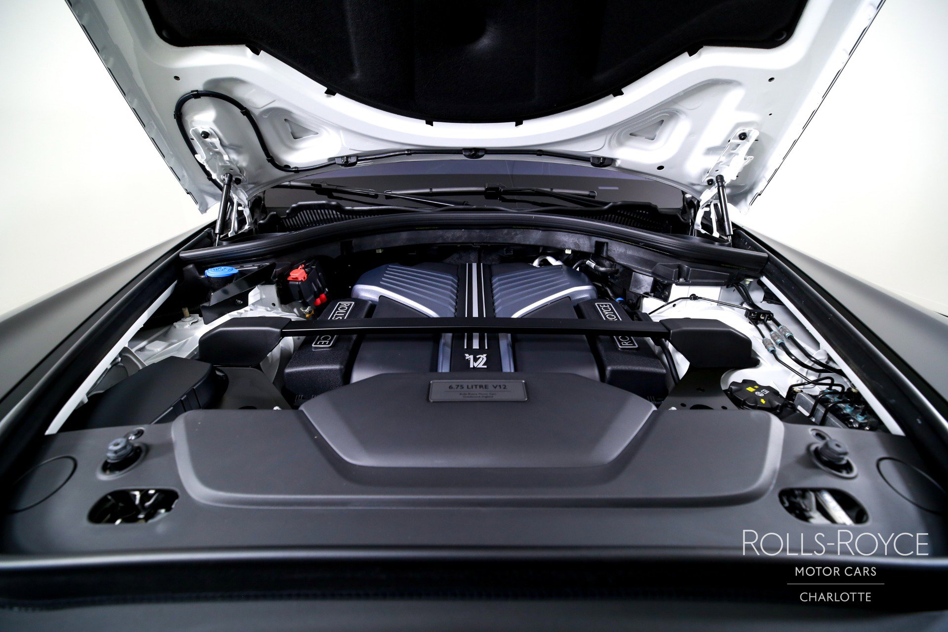 Certified 2025 Rolls-Royce Cullinan Black Badge image 34