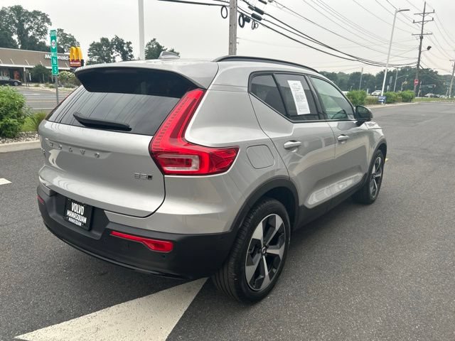 Certified 2025 Volvo XC40 B5 Plus AWD/4WD image 5
