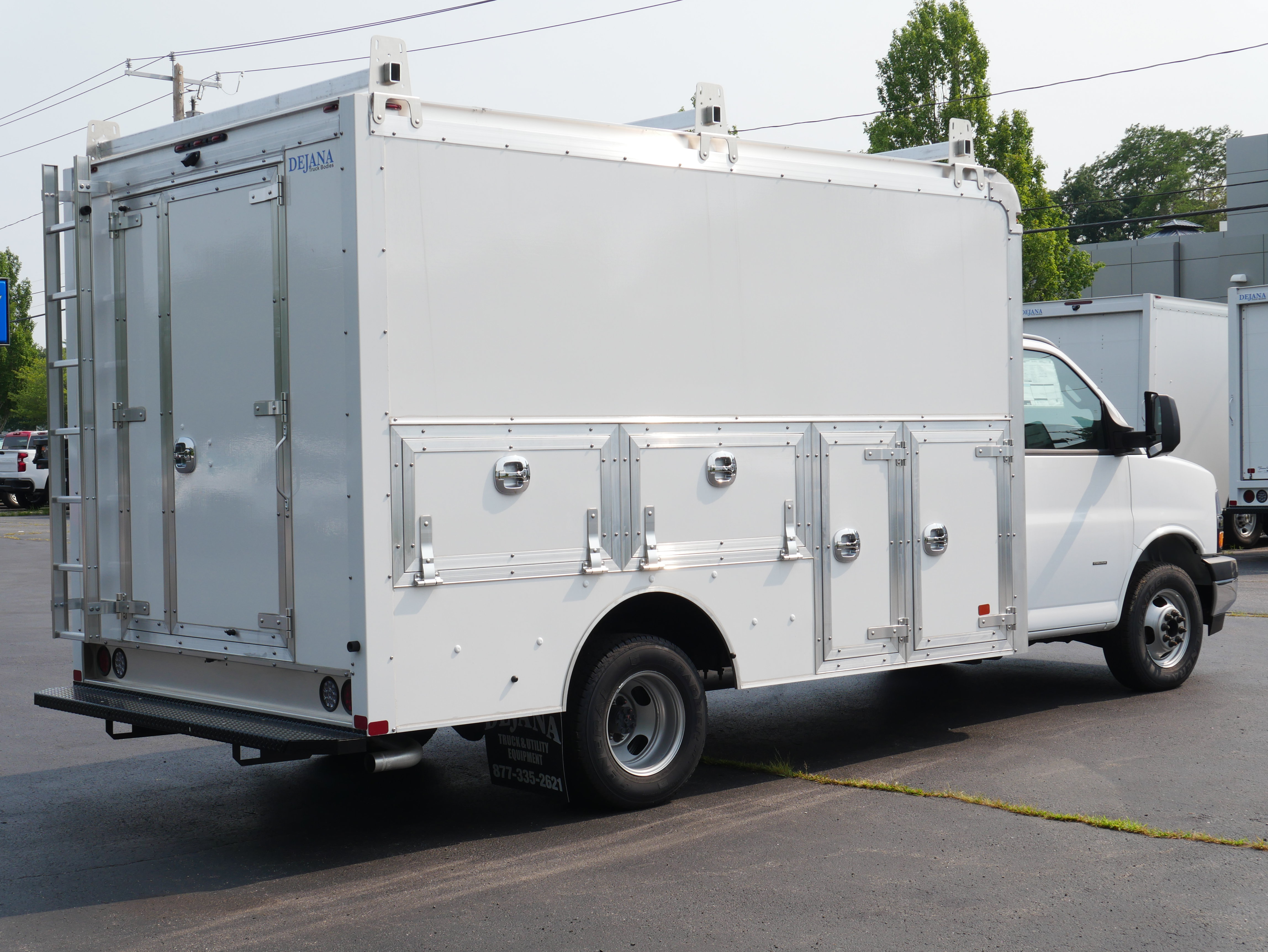 New 2025 Chevrolet Express 3500 w/ Power Convenience Package RWD image 9
