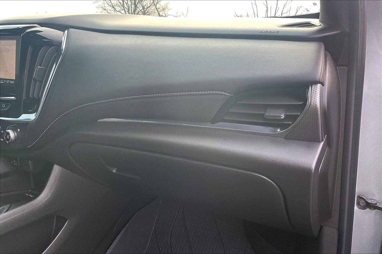 Used 2024 Chevrolet Traverse Premier w/ Redline Edition image 16