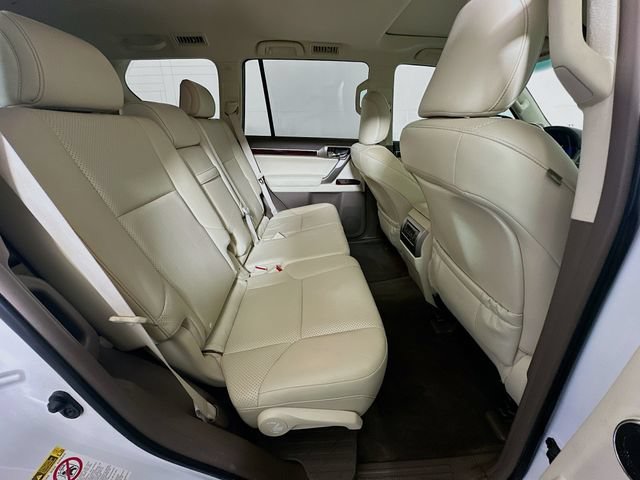 Used 2016 Lexus GX 460 Luxury w/ Preferred Accessory Package AWD/4WD image 28