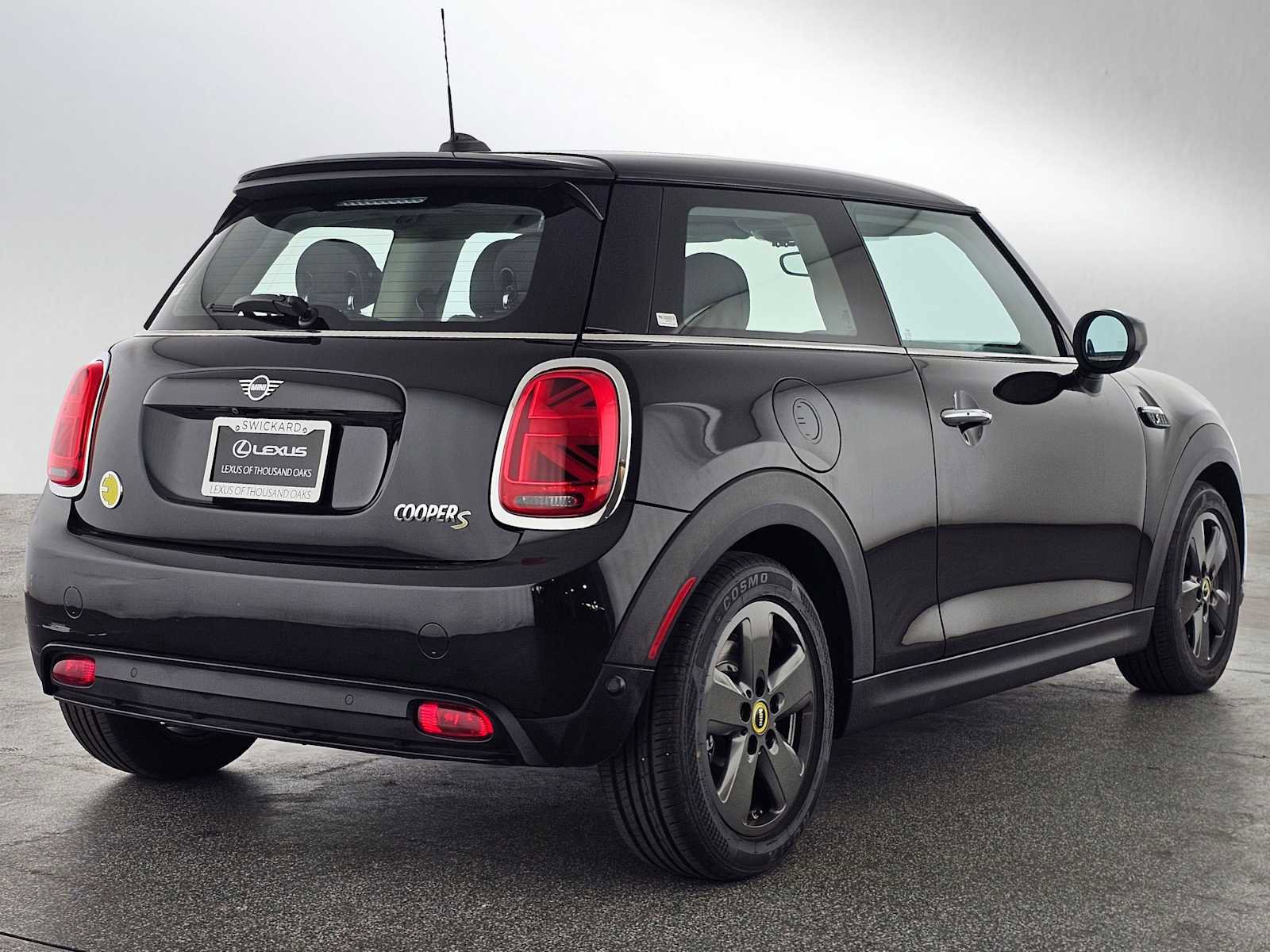 Used 2024 MINI Cooper SE FWD image 3