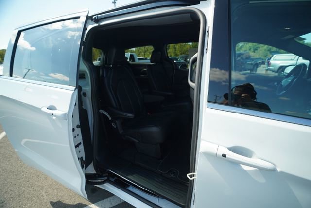 New 2026 Chrysler Voyager LX image 20