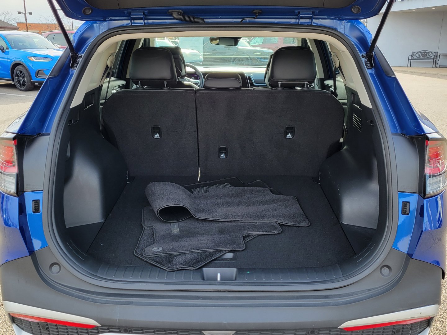 Used 2024 Kia Sportage EX image 8