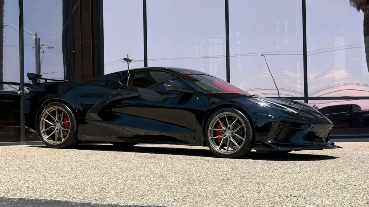Used 2024 Chevrolet Corvette Stingray Premium Conv w/ 3LT RWD image 15