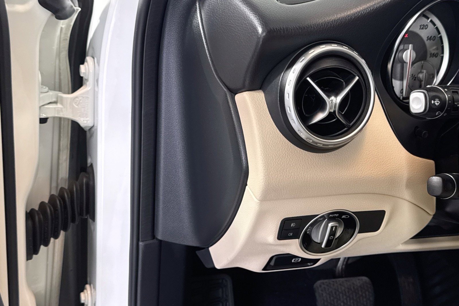 Used 2016 Mercedes-Benz GLA 250 GLA 250 image 10