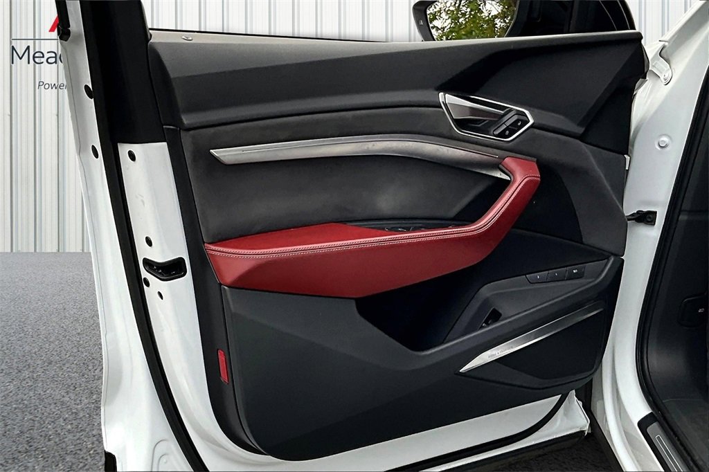 Used 2022 Audi e-tron S Premium Plus w/ 21" Black Optic Package image 20