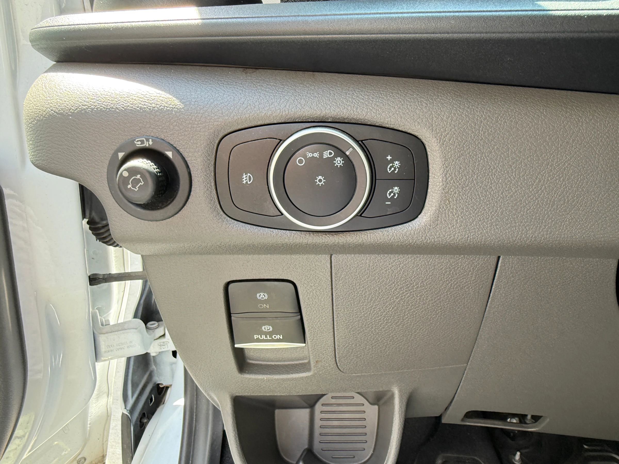 Used 2023 Ford Transit 350 XLT image 24