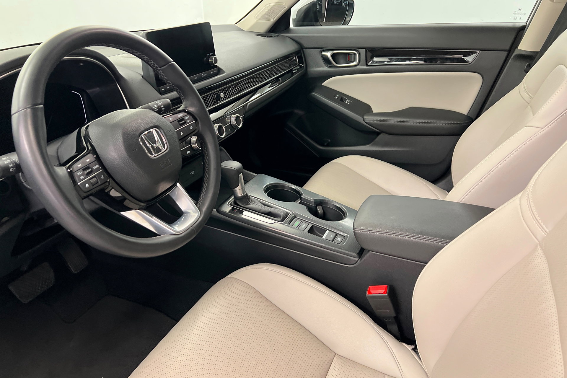 Used 2024 Honda Civic EX-L image 15