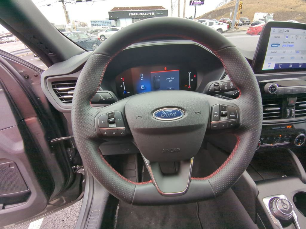 Used 2025 Ford Escape ST-Line image 22
