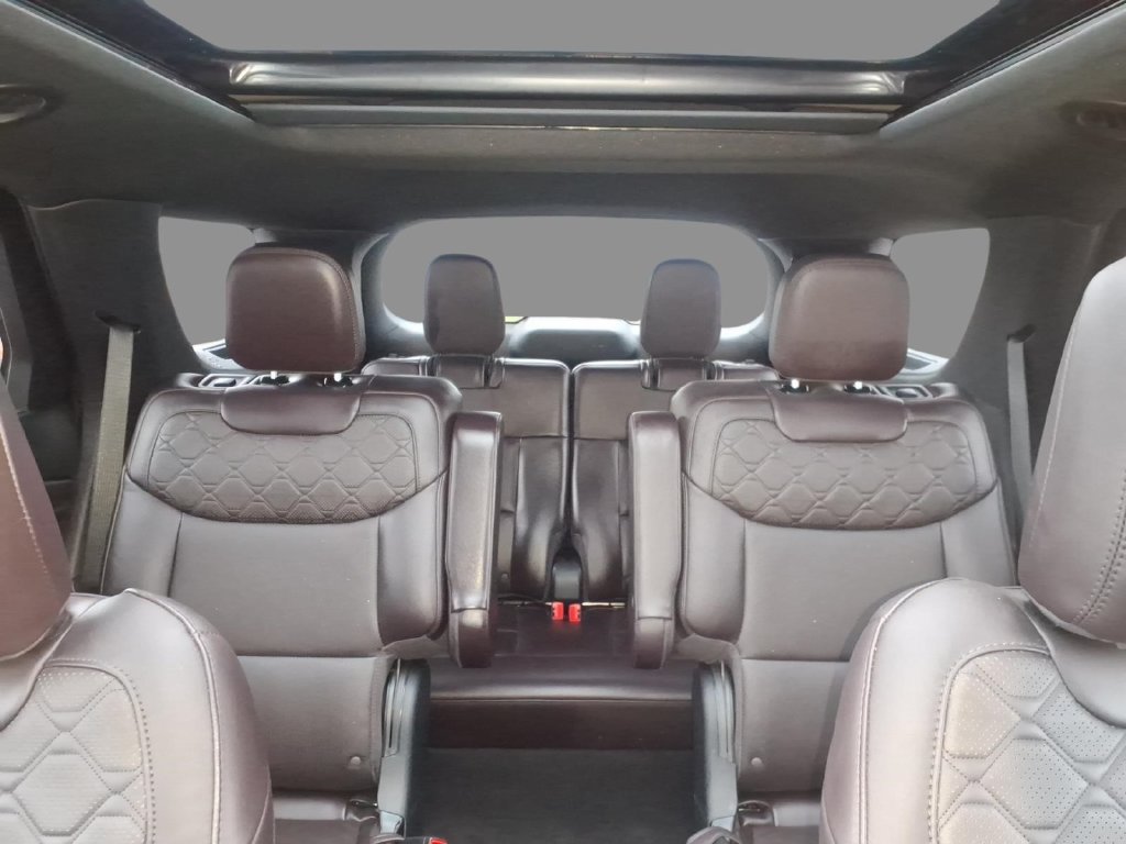 Used 2025 Ford Explorer Platinum w/ LUX Leather Package AWD/4WD image 29