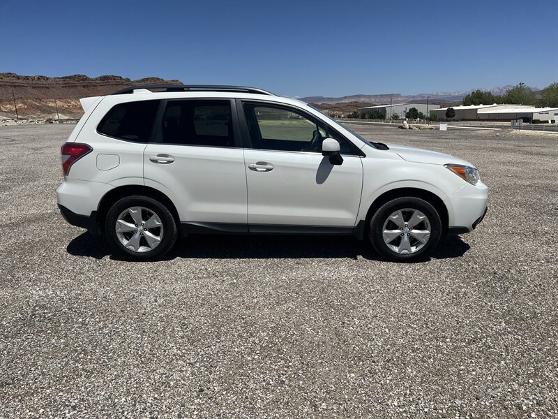 Used 2016 Subaru Forester 2.5i Limited AWD/4WD image 2