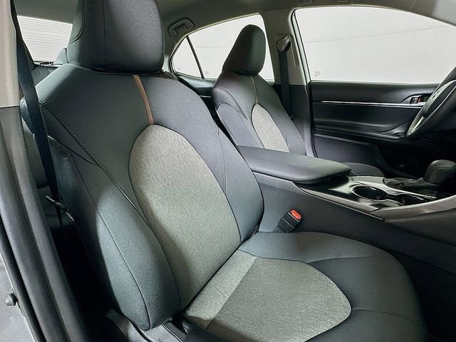 Used 2020 Toyota Camry LE FWD image 27