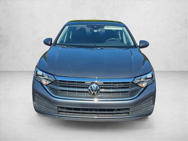 Certified 2024 Volkswagen Jetta SE w/ Panoramic Sunroof Package FWD image 2