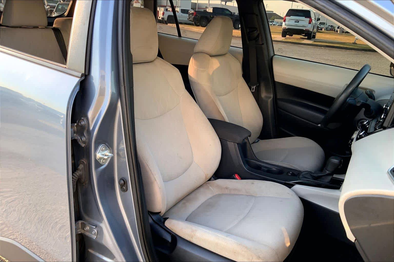 Used 2022 Toyota Corolla Cross L FWD image 9