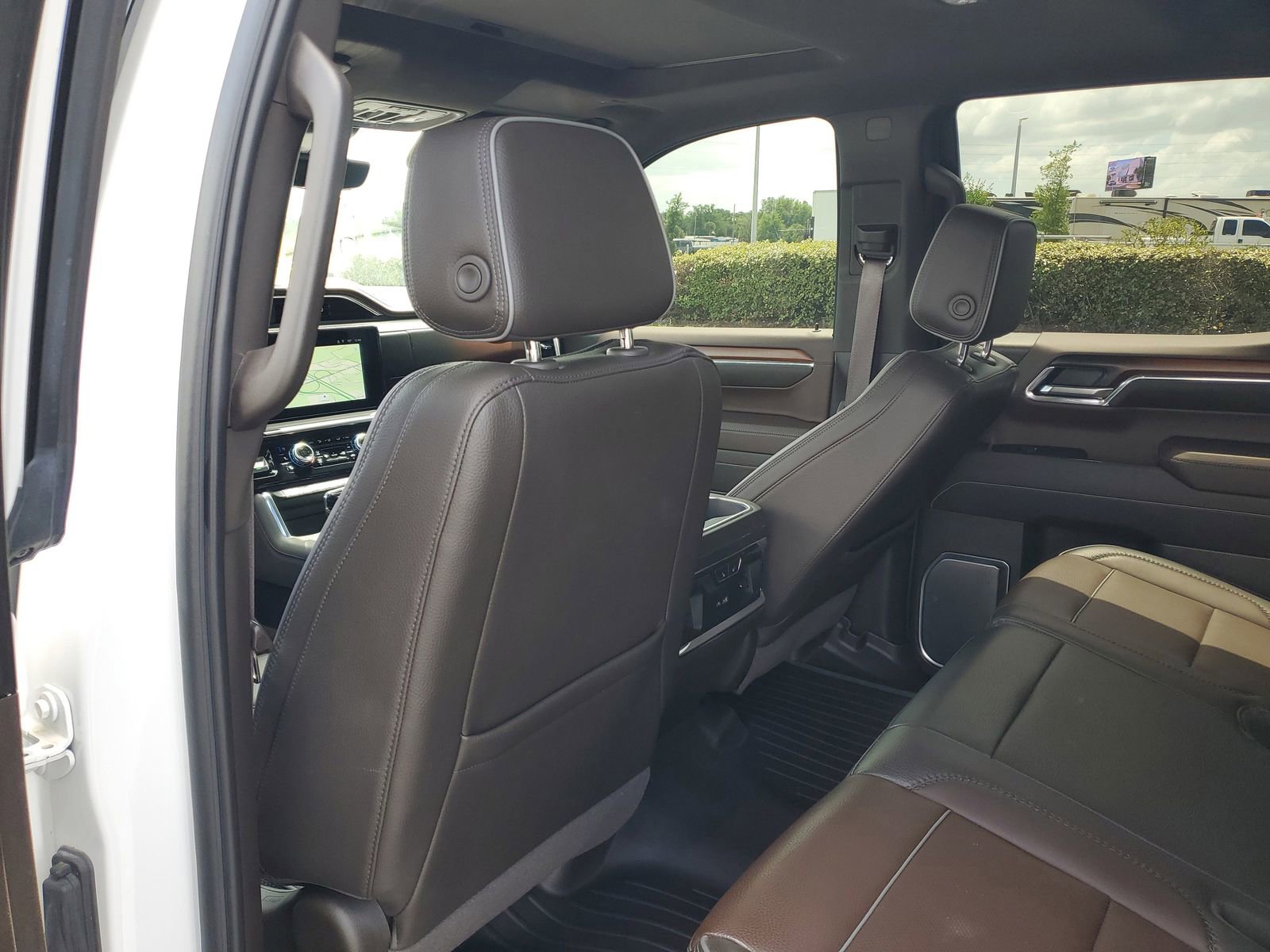 Used 2024 GMC Sierra 1500 Denali w/ Denali Reserve Package AWD/4WD image 10