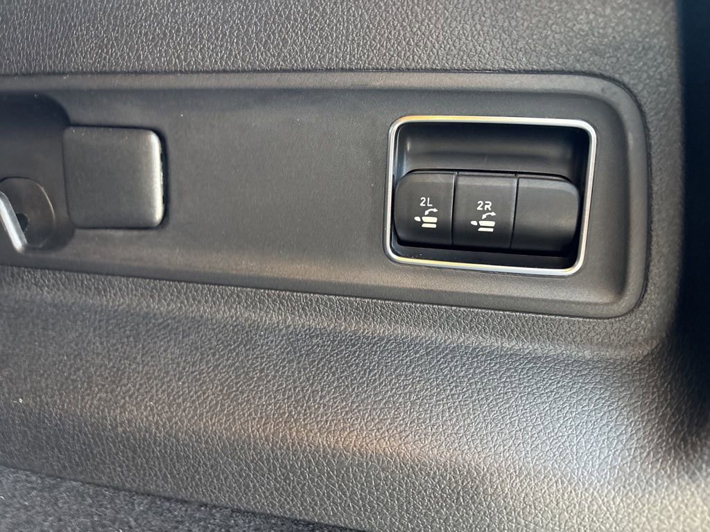 Used 2022 Mercedes-Benz GLE 350 w/ 3rd Row Seat Package image 8