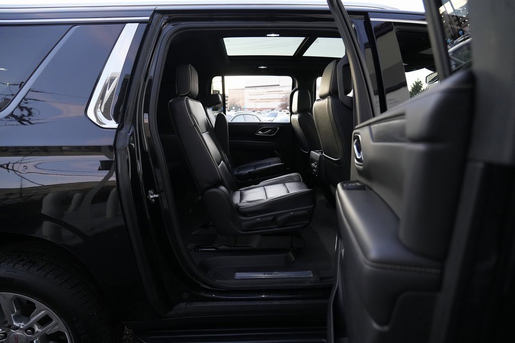 Used 2021 GMC Yukon XL SLT w/ SLT Luxury Plus Package image 21