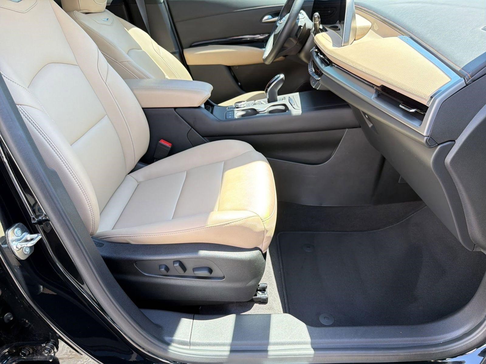Certified 2024 Cadillac XT4 Luxury FWD image 29