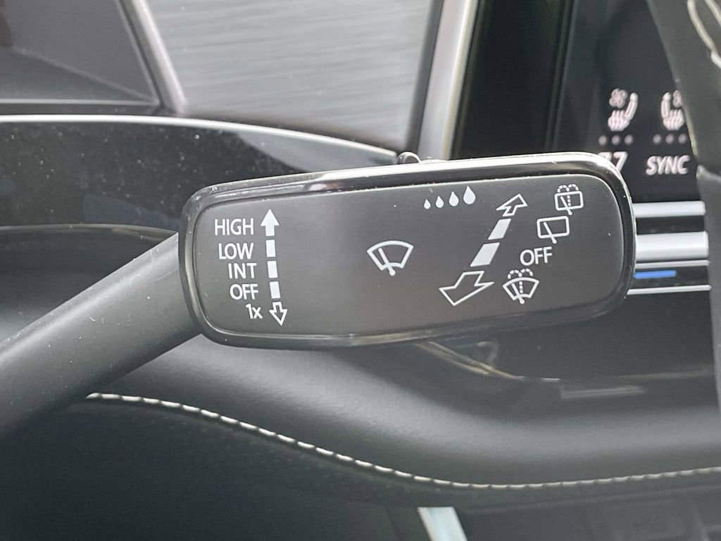 Used 2024 Volkswagen Atlas Cross Sport SE image 22