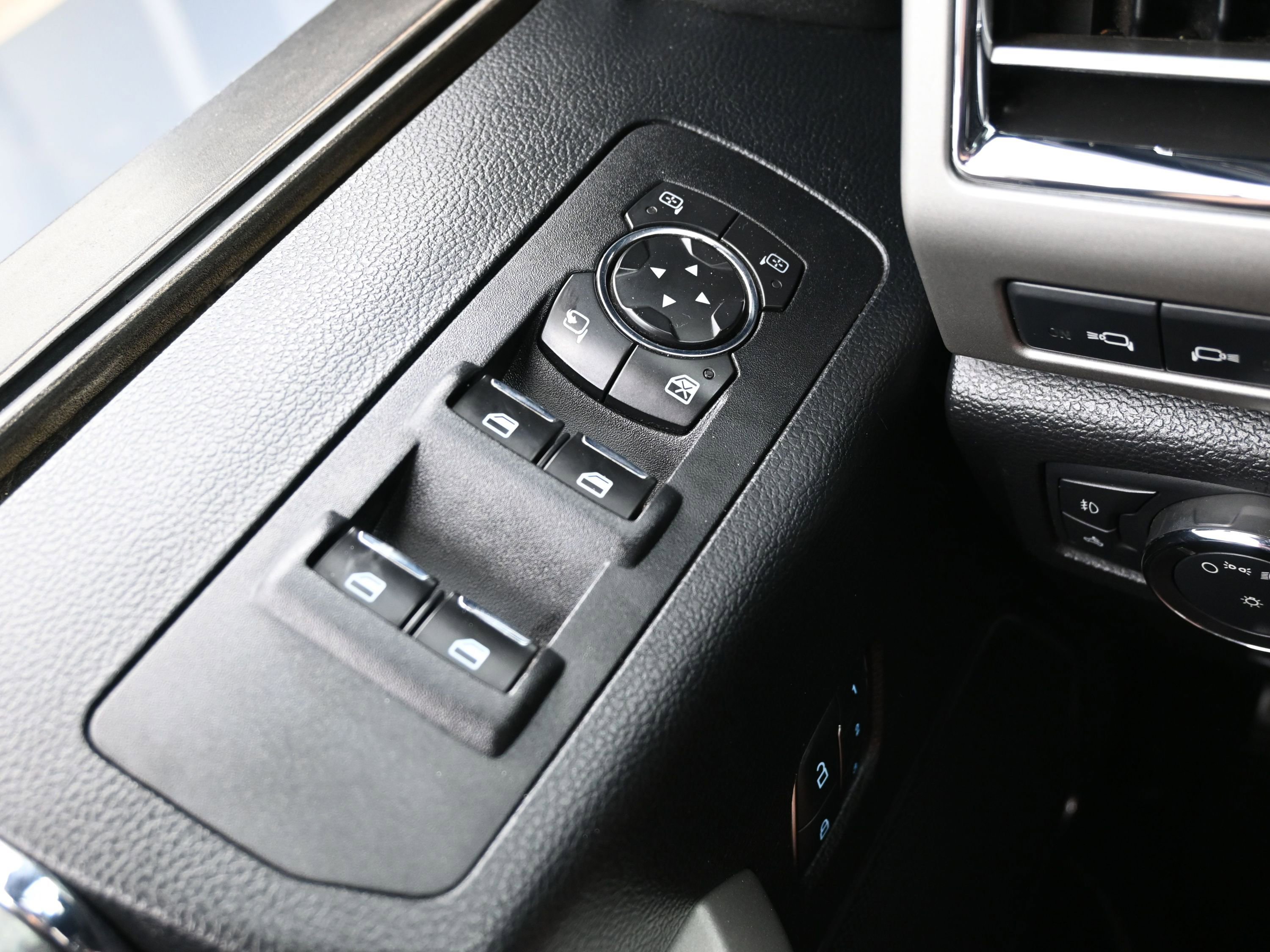 Used 2016 Ford F150 Lariat w/ Equipment Group 502A Luxury image 45