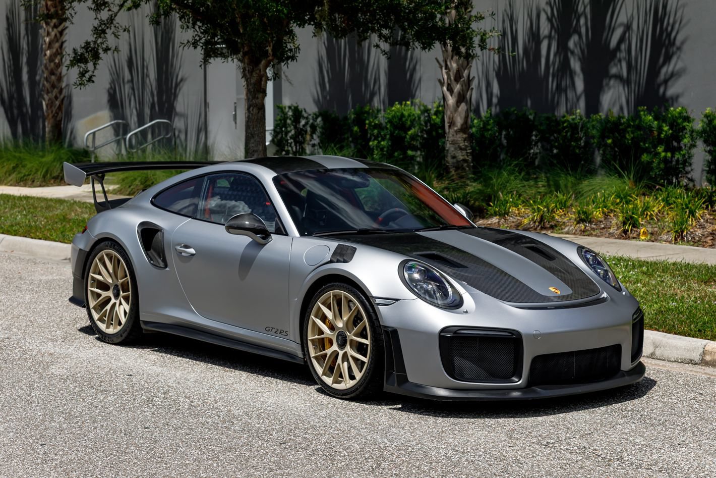 Used 2018 Porsche 911 GT2 RS w/ Weissach Package RWD image 1