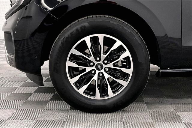 Used 2025 Ford Expedition Platinum image 10