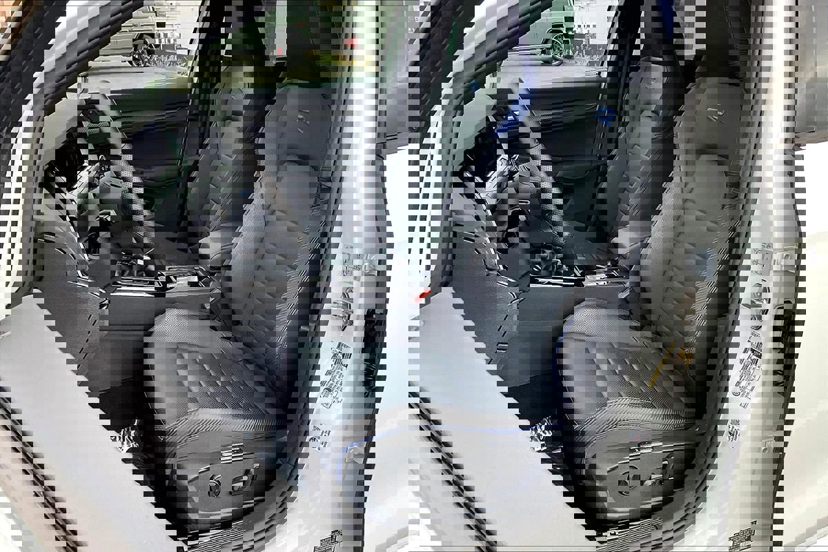 Used 2024 Volkswagen Golf R image 16