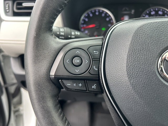 Used 2021 Toyota RAV4 XLE Premium image 23