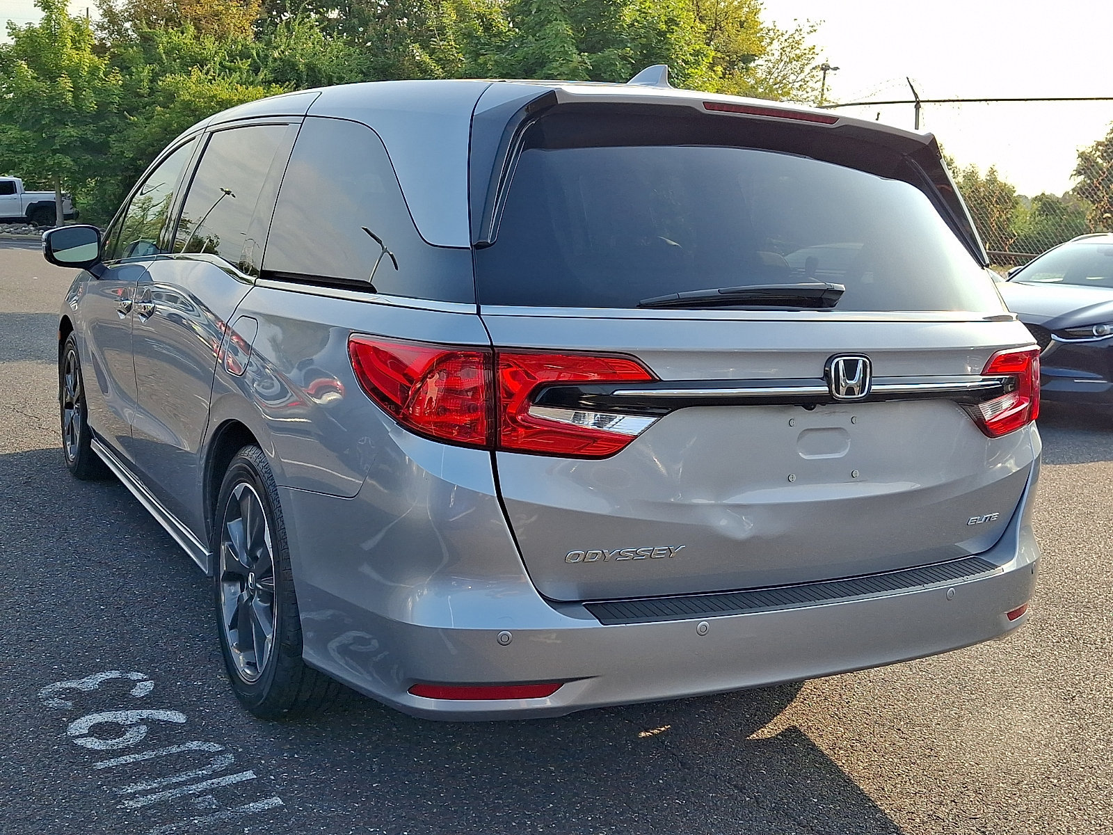 Used 2023 Honda Odyssey Elite image 4