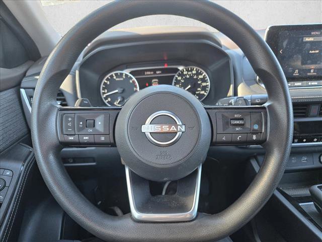 Used 2023 Nissan Rogue SV image 14
