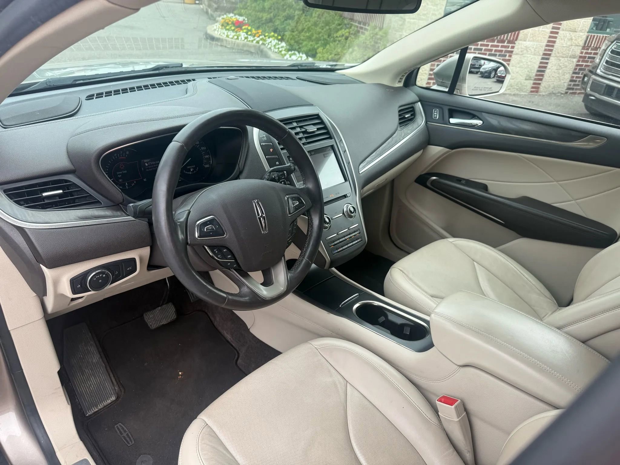 Used 2018 Lincoln MKC Reserve w/ Lincoln MKC Climate Package image 17