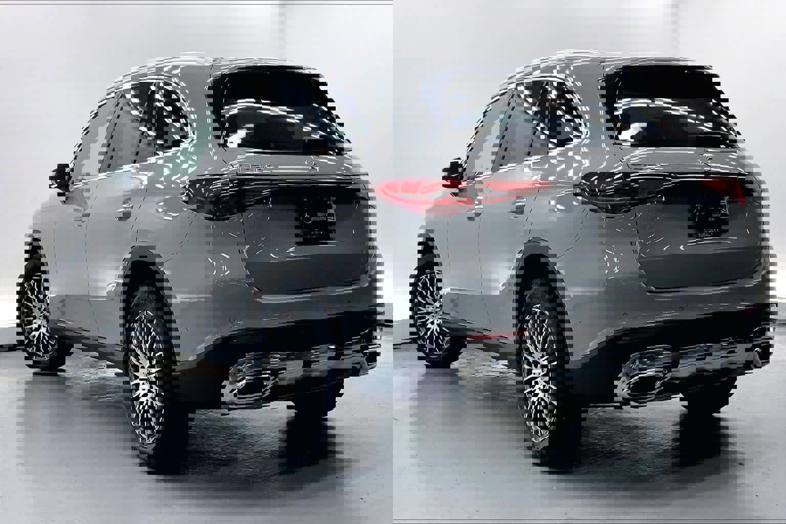 Used 2026 Mercedes-Benz GLC 300 image 3