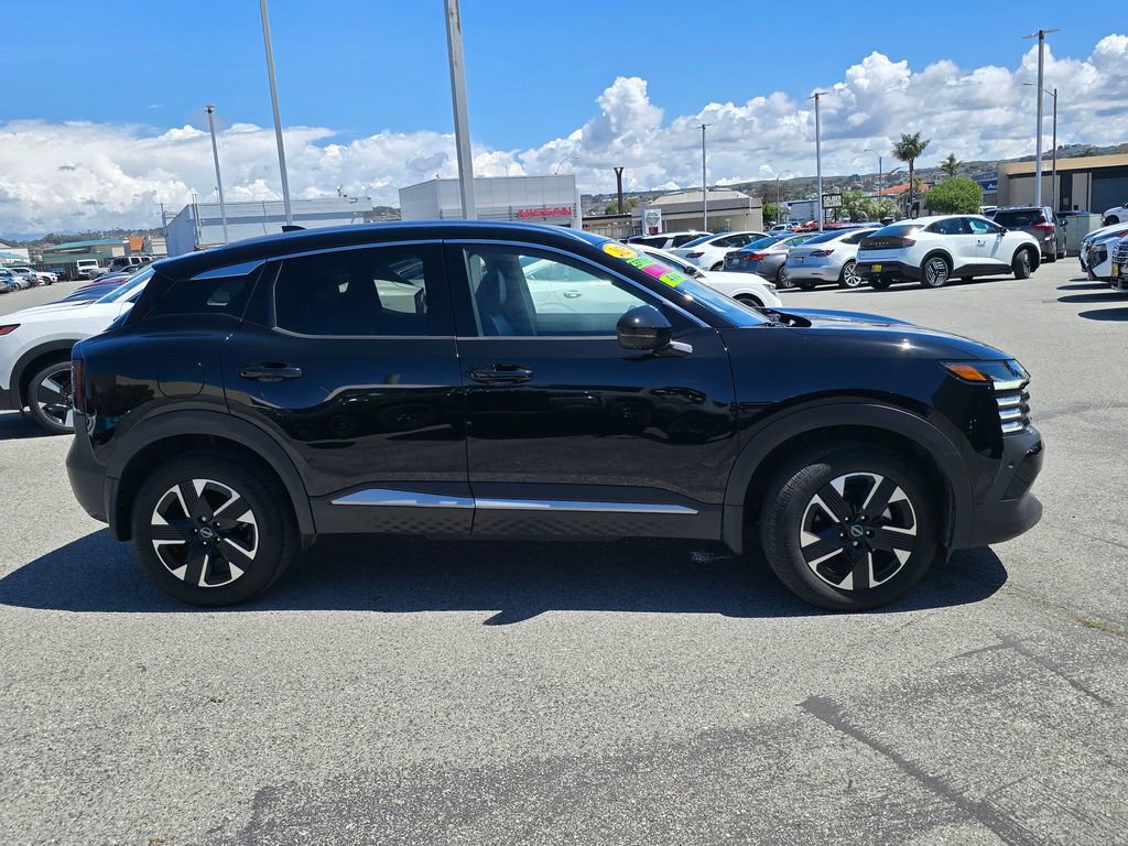 Used 2025 Nissan Kicks SR image 8