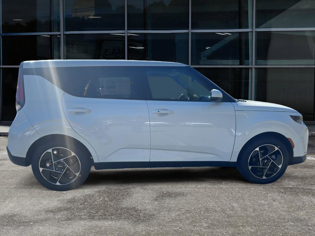 New 2025 Kia Soul EX image 4