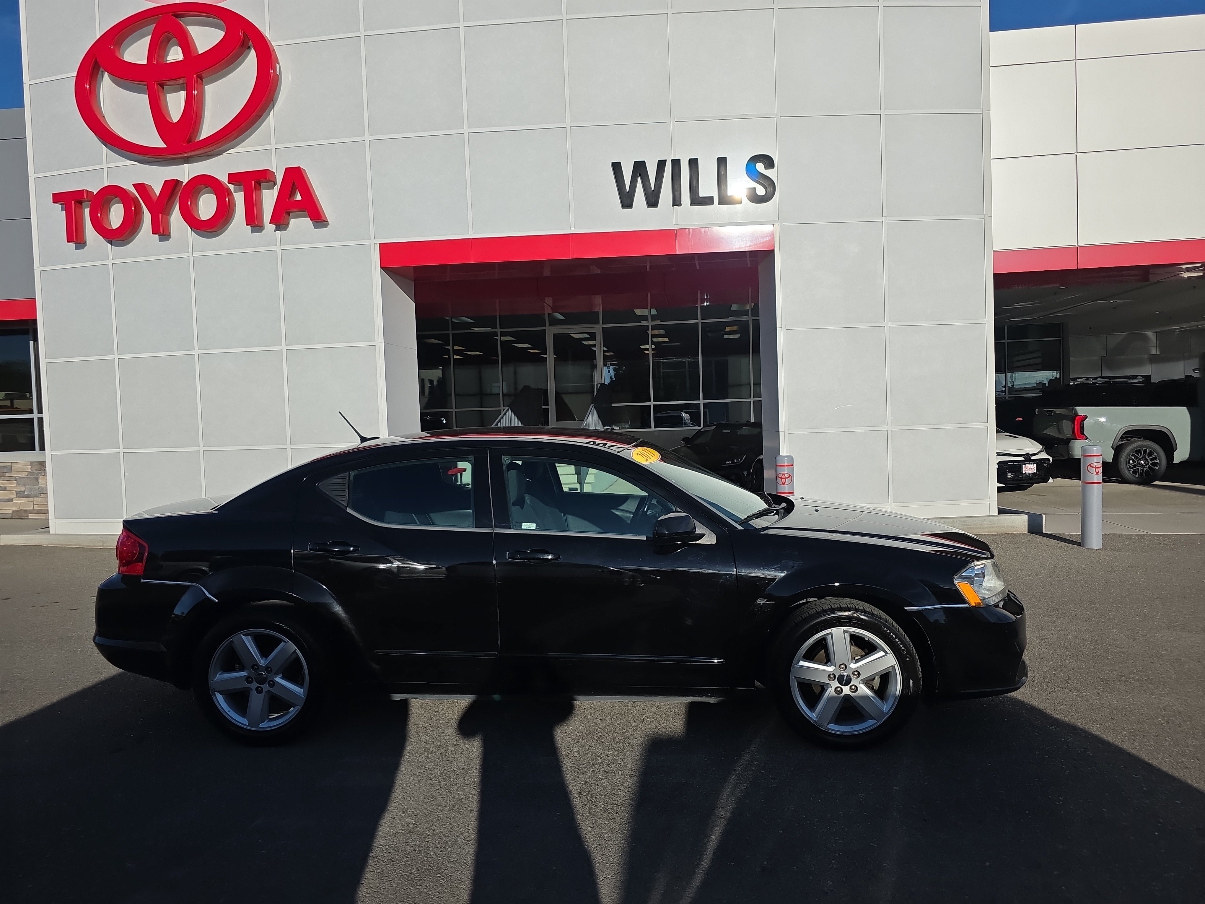 Used 2011 Dodge Avenger Mainstreet FWD image 1