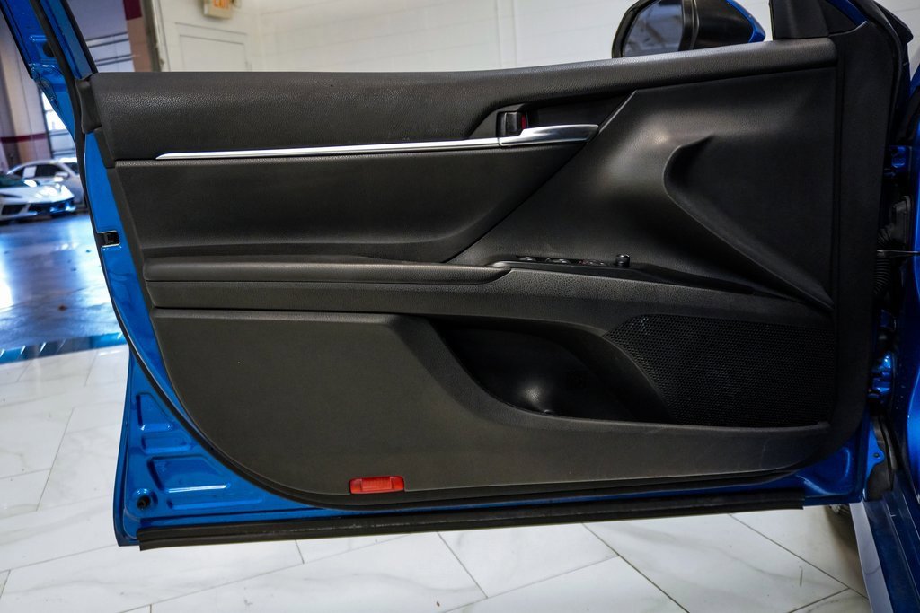 Used 2020 Toyota Camry LE image 19