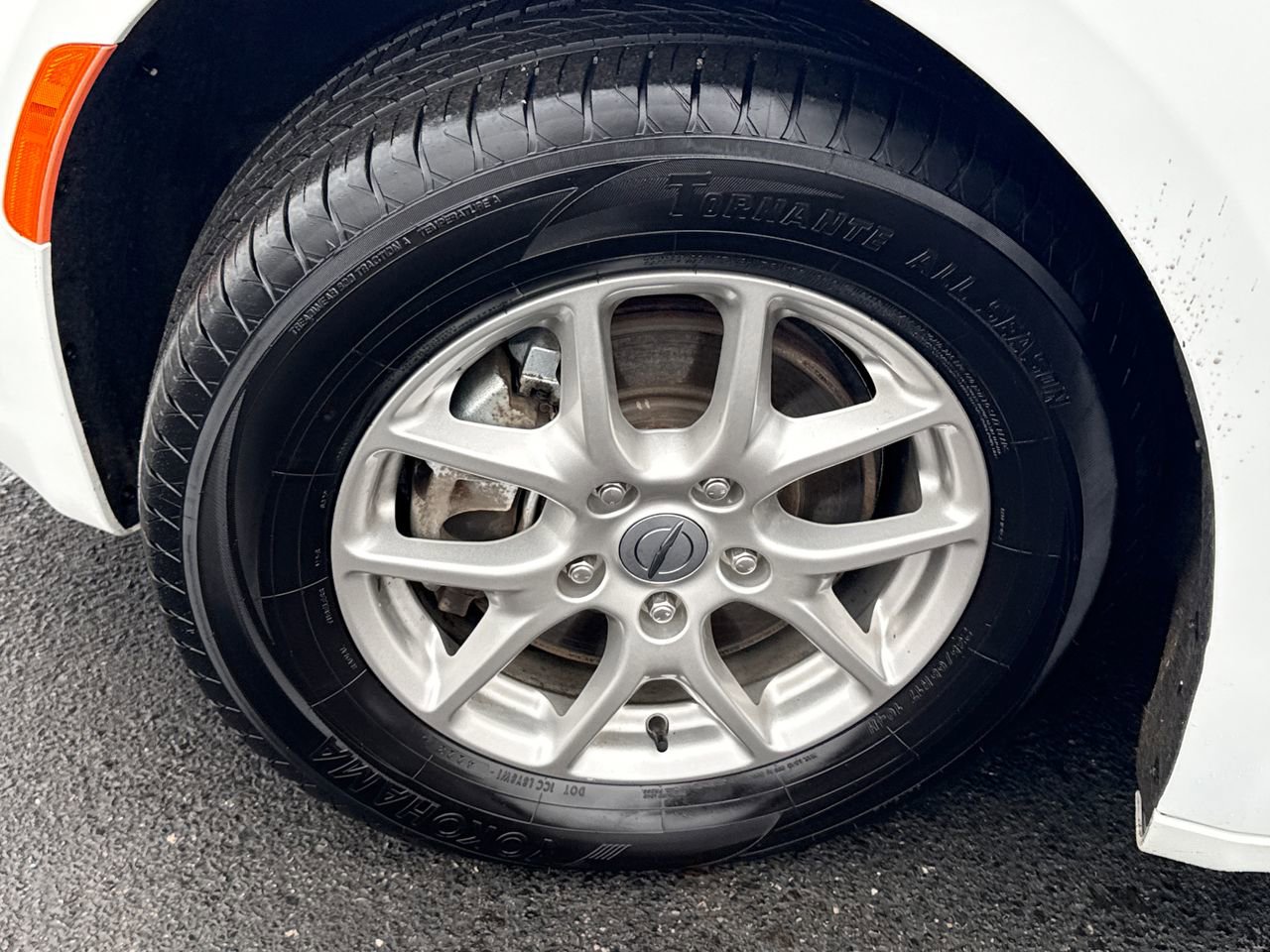 Used 2024 Chrysler Voyager LX image 12