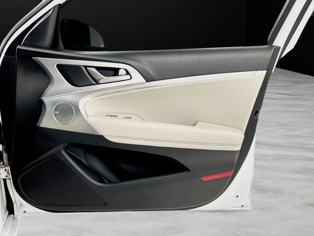 Used 2019 Genesis G70 2.0T Sport image 40