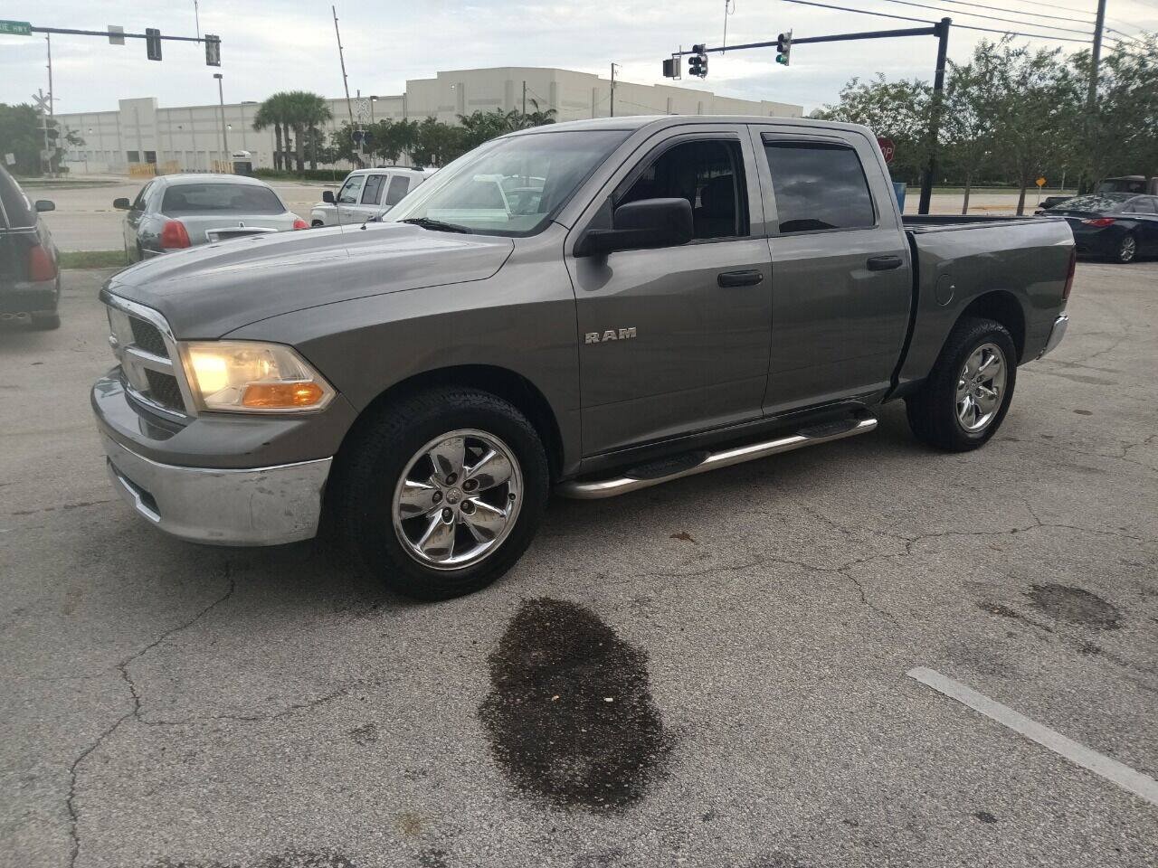 Used 2009 Dodge Ram 1500 Truck SLT RWD image 2