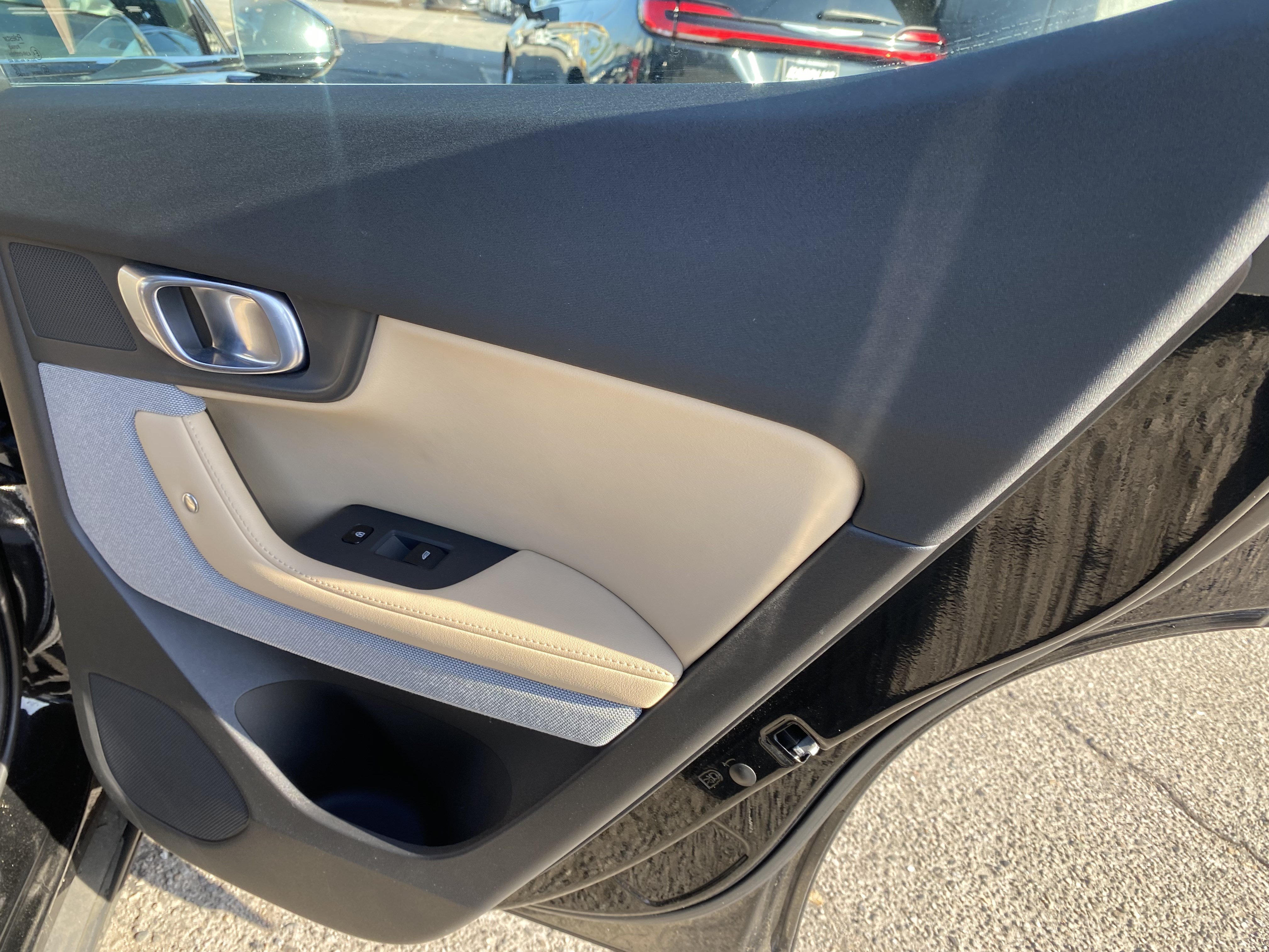 Used 2022 Polestar Polestar 2 w/ Plus Package AWD/4WD image 25