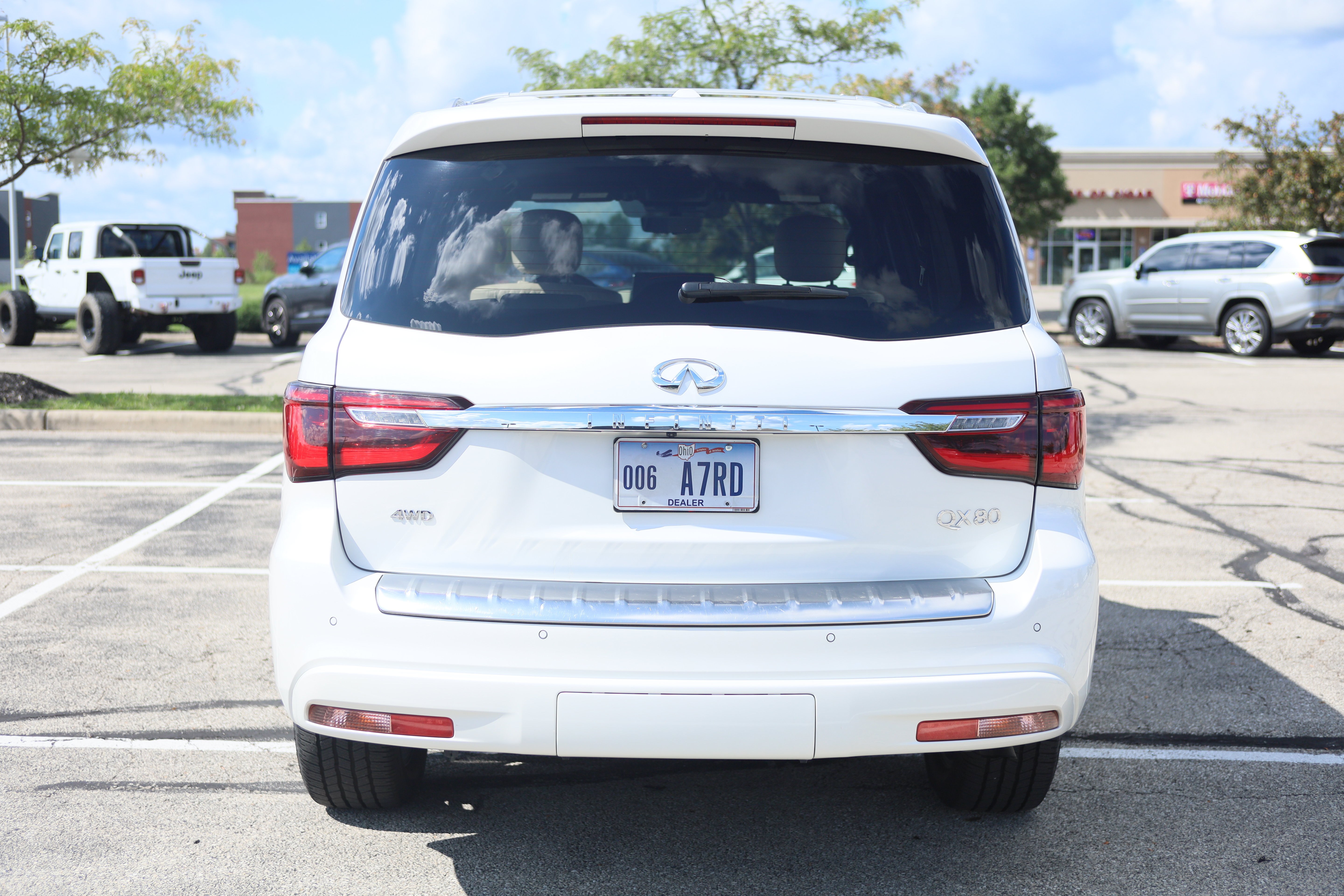 Used 2024 INFINITI QX80 Sensory w/ Cargo Package AWD/4WD image 5
